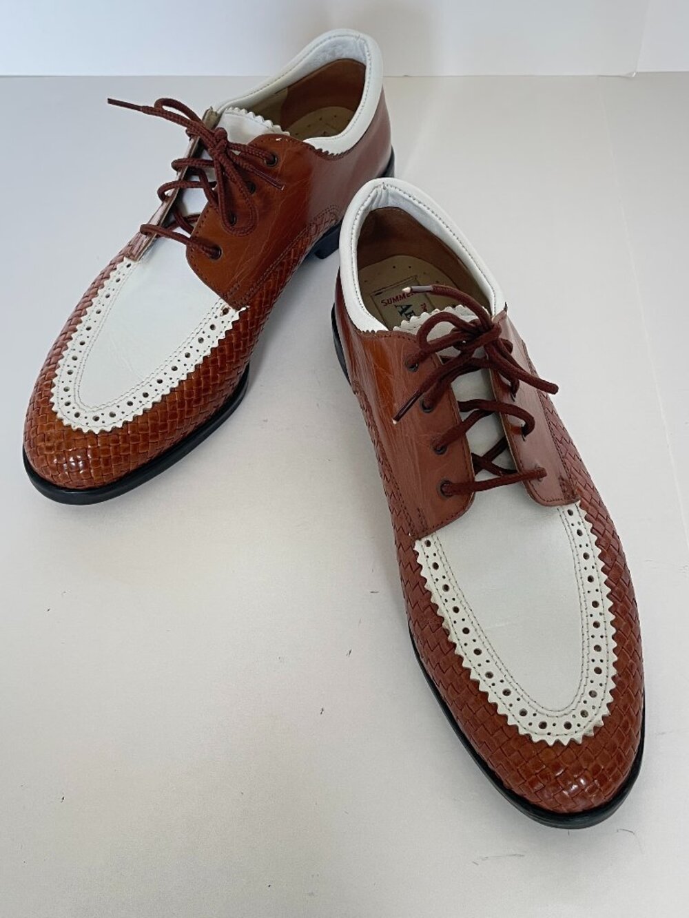 Aerogreen Golf Shoes Womens 9 White Brown Woven Leather Wingtip Spikeless Dress